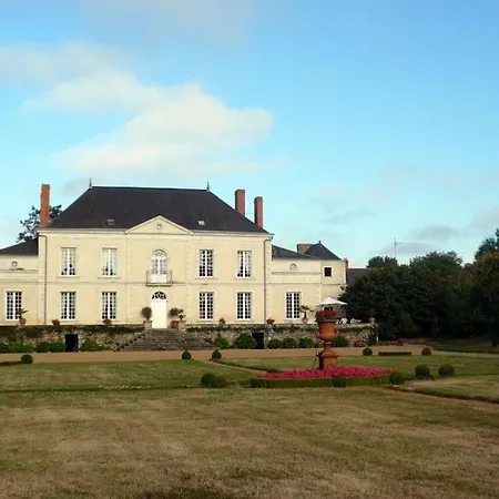 Séjour à la campagne Saint-clement-de-la-place Chateau Sleeps 16 Pool Saint-Clement-de-la-Place