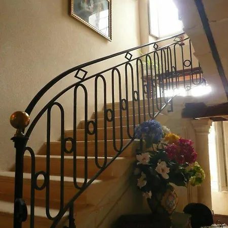 Séjour à la campagne Saint-clement-de-la-place Chateau Sleeps 16 Pool