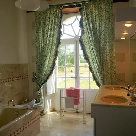 Saint-clement-de-la-place Chateau Sleeps 16 Pool